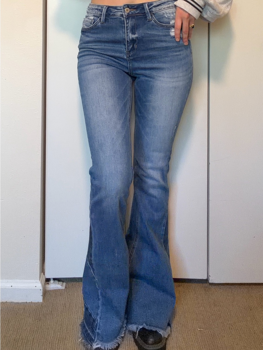 Vervet Women's Flared Jeans, lightly distressed, side panel, medium wash - 27